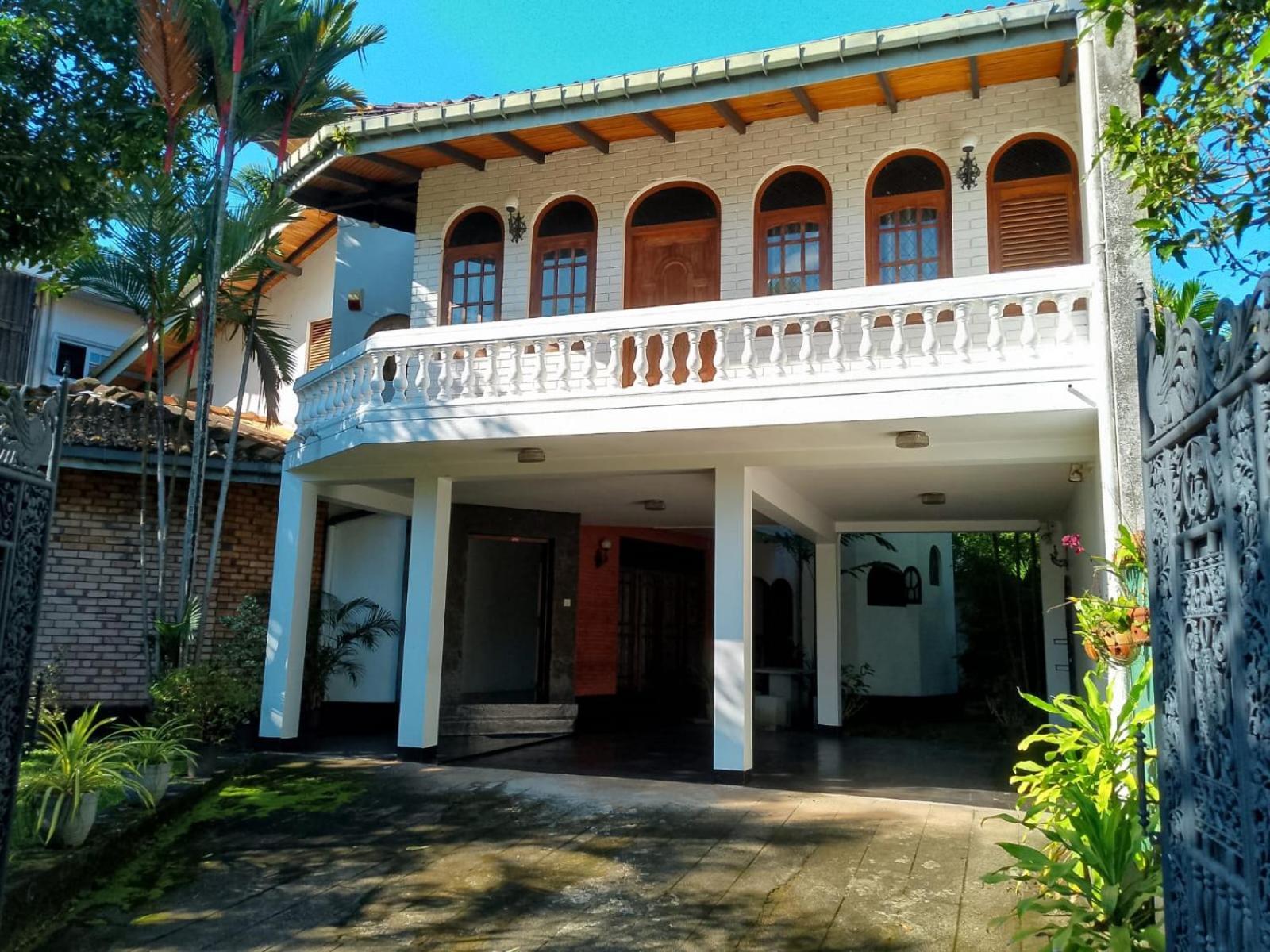 Ceylon Travel And Stay Lodge Battaramulla Exterior foto